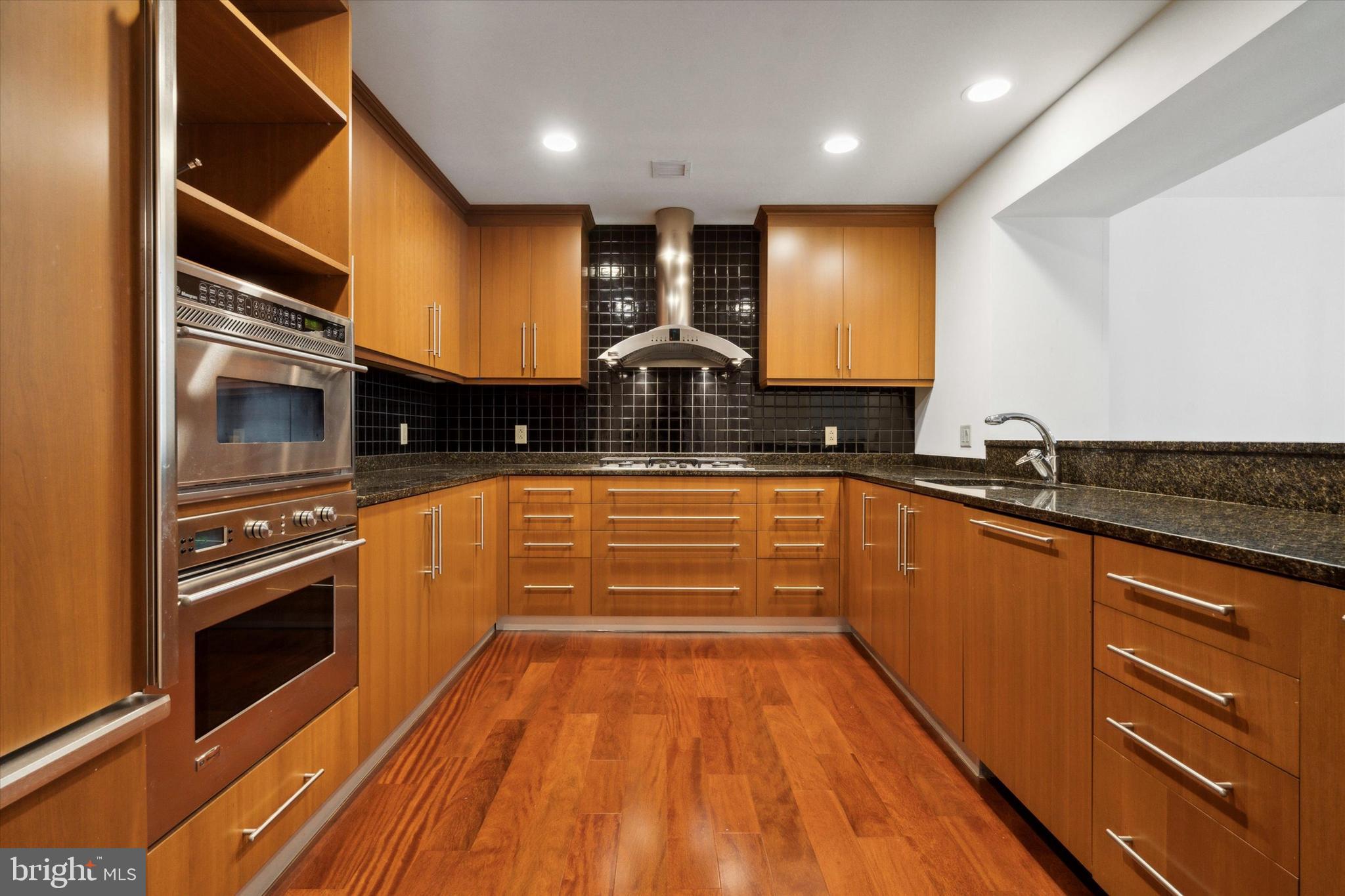 190 Presidential Blvd #711