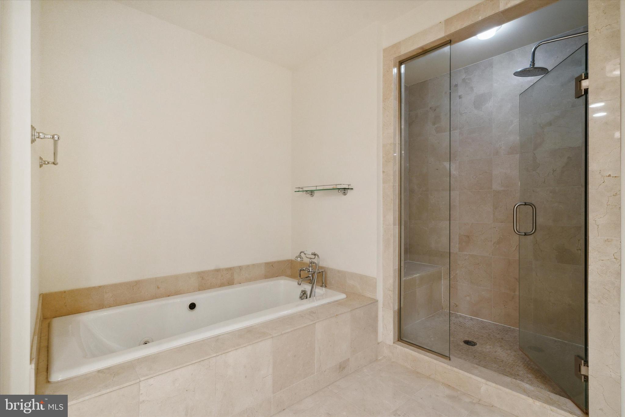 190 Presidential Blvd #711