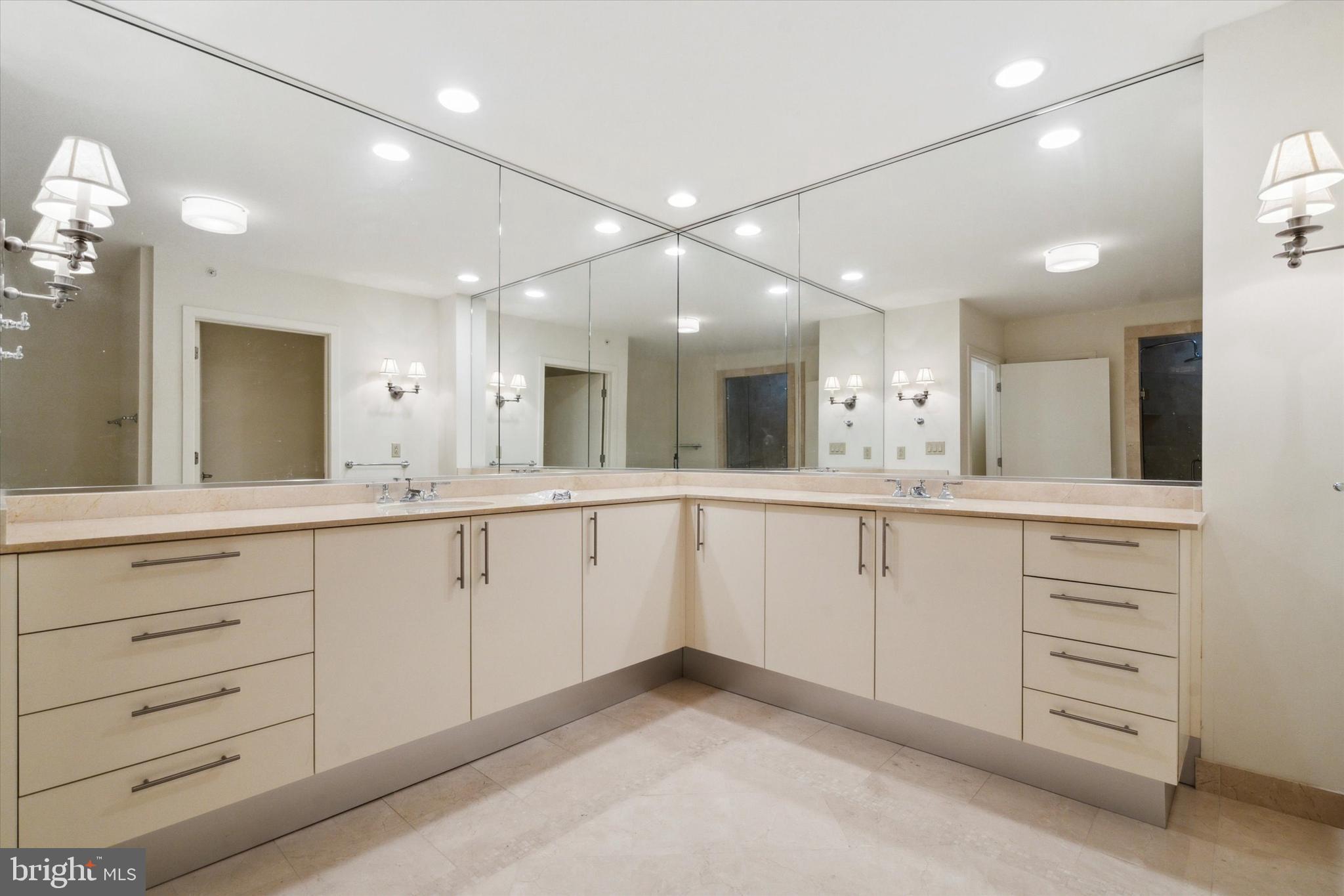 190 Presidential Blvd #711