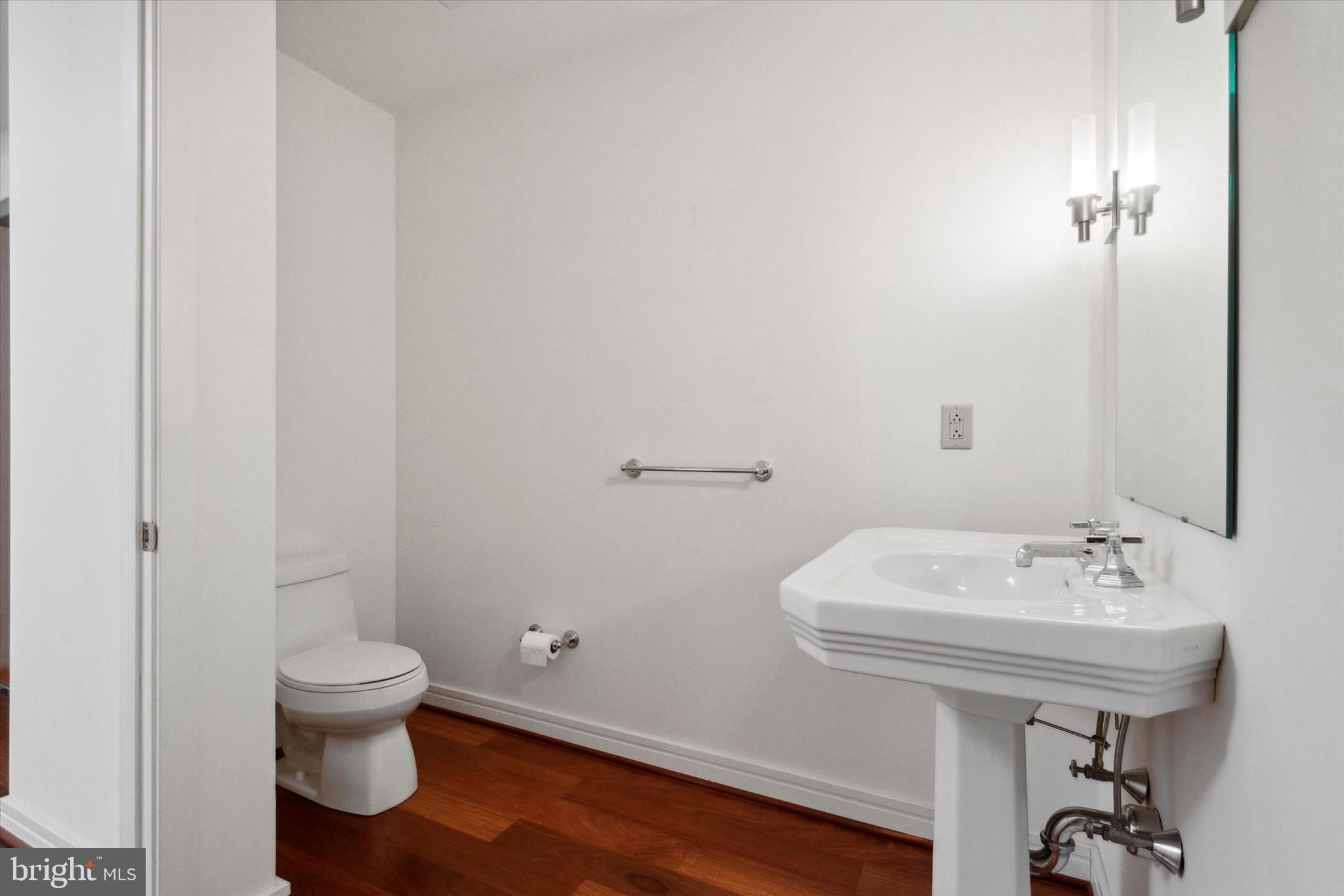 190 Presidential Blvd #711