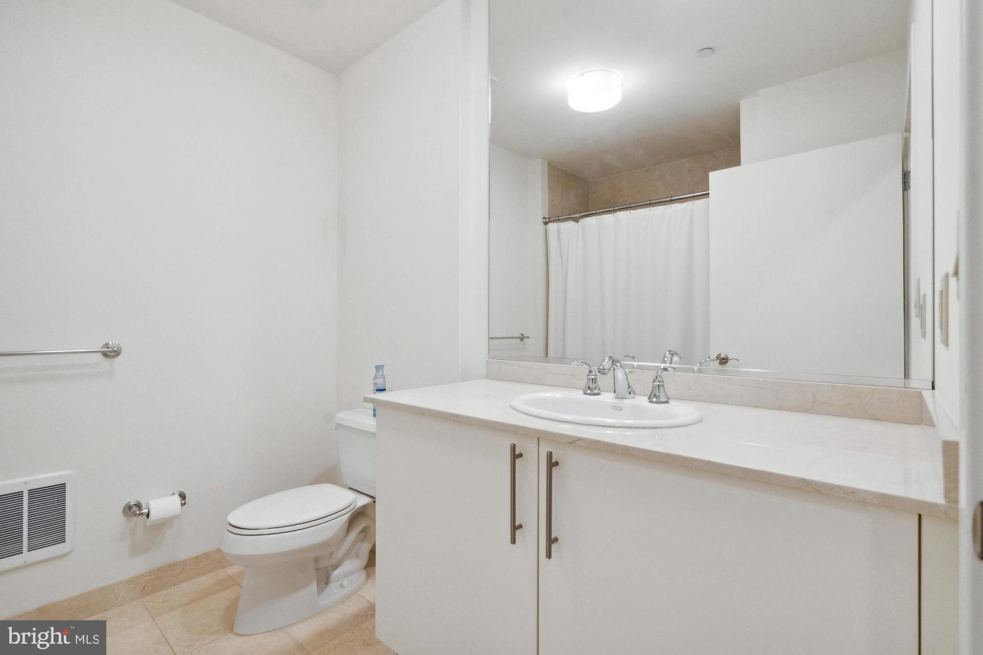 190 Presidential Blvd #711