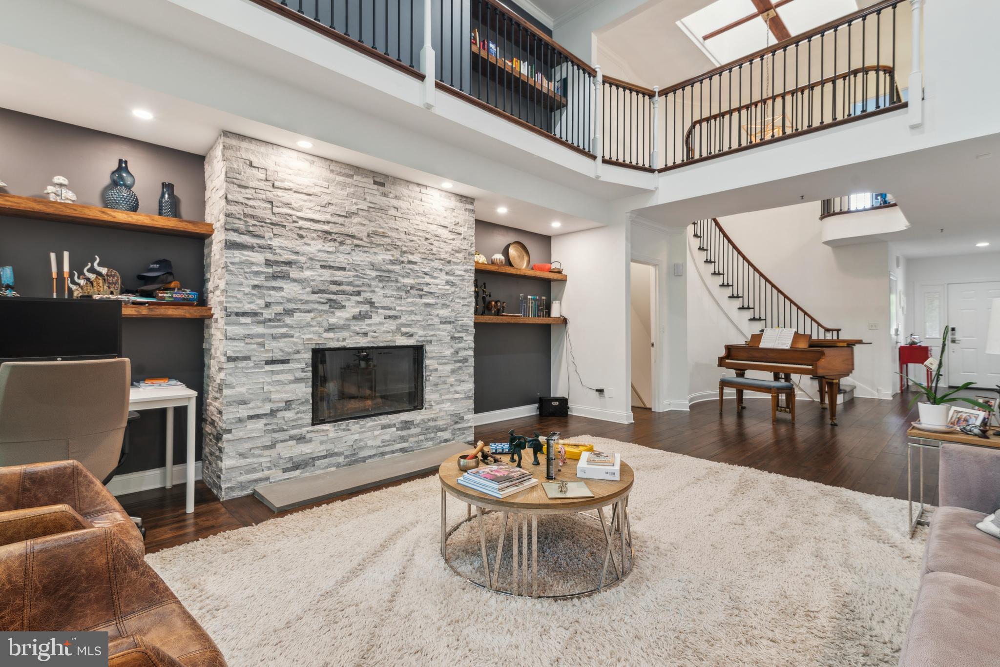 520 Lindy Ln