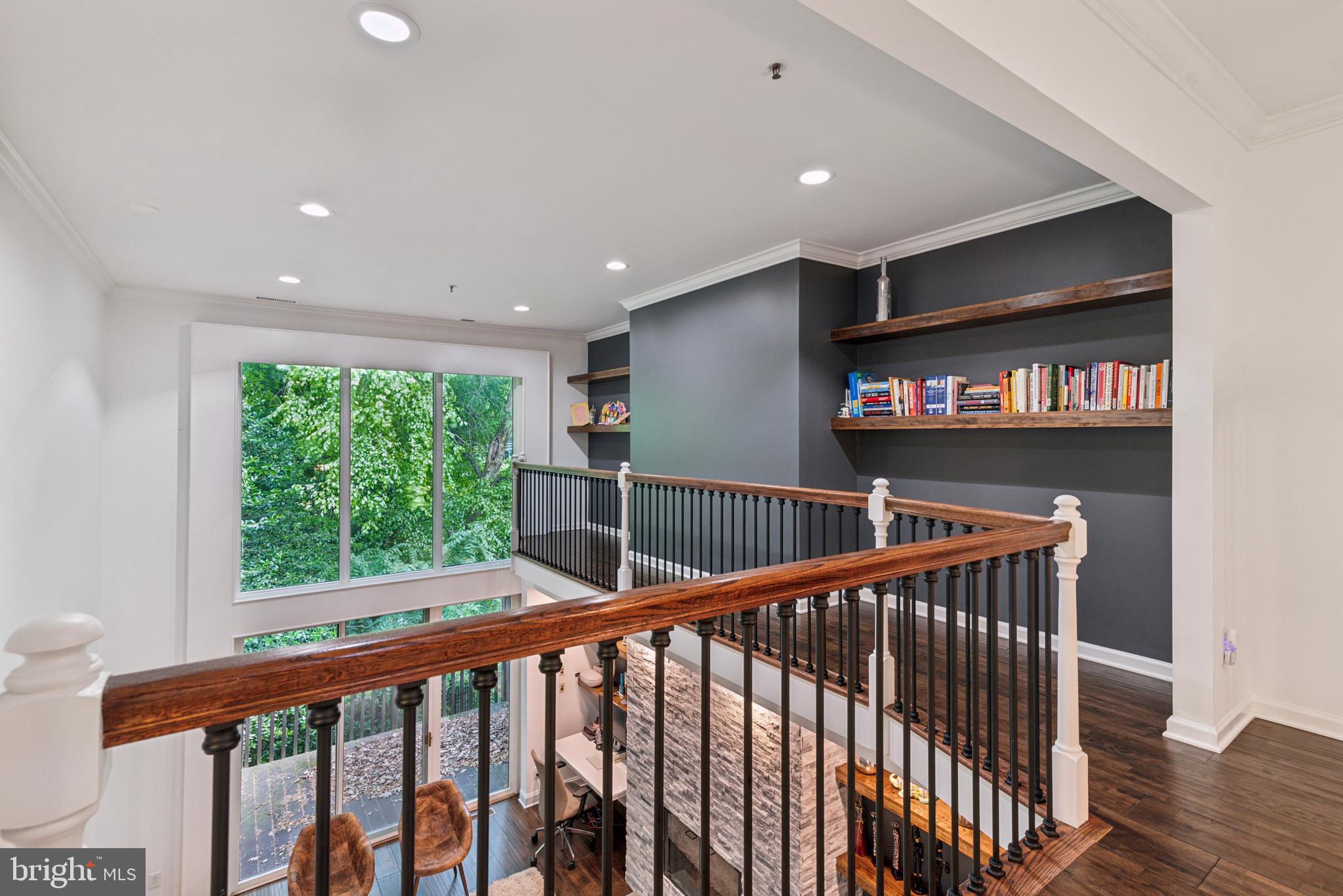 520 Lindy Ln