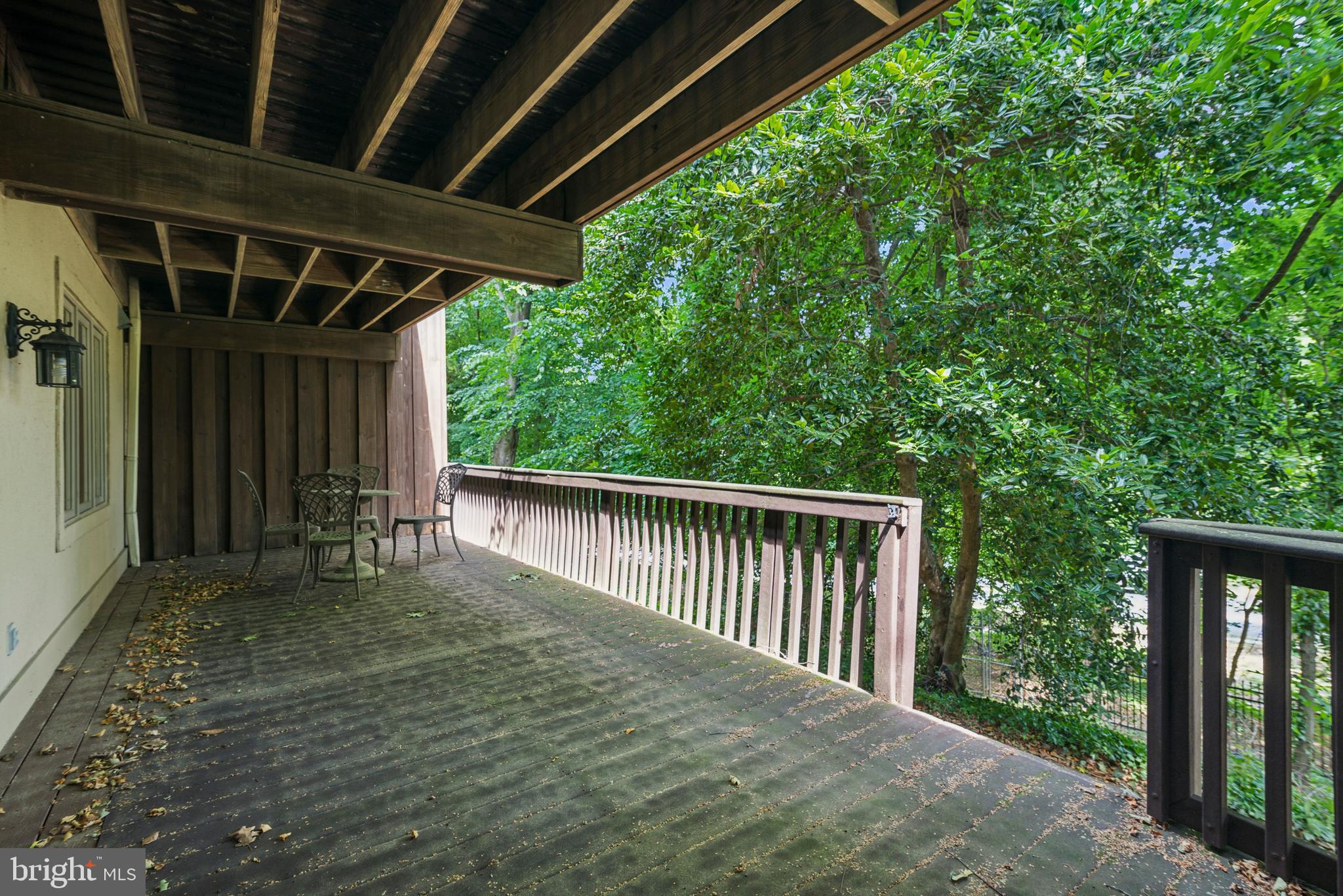 520 Lindy Ln