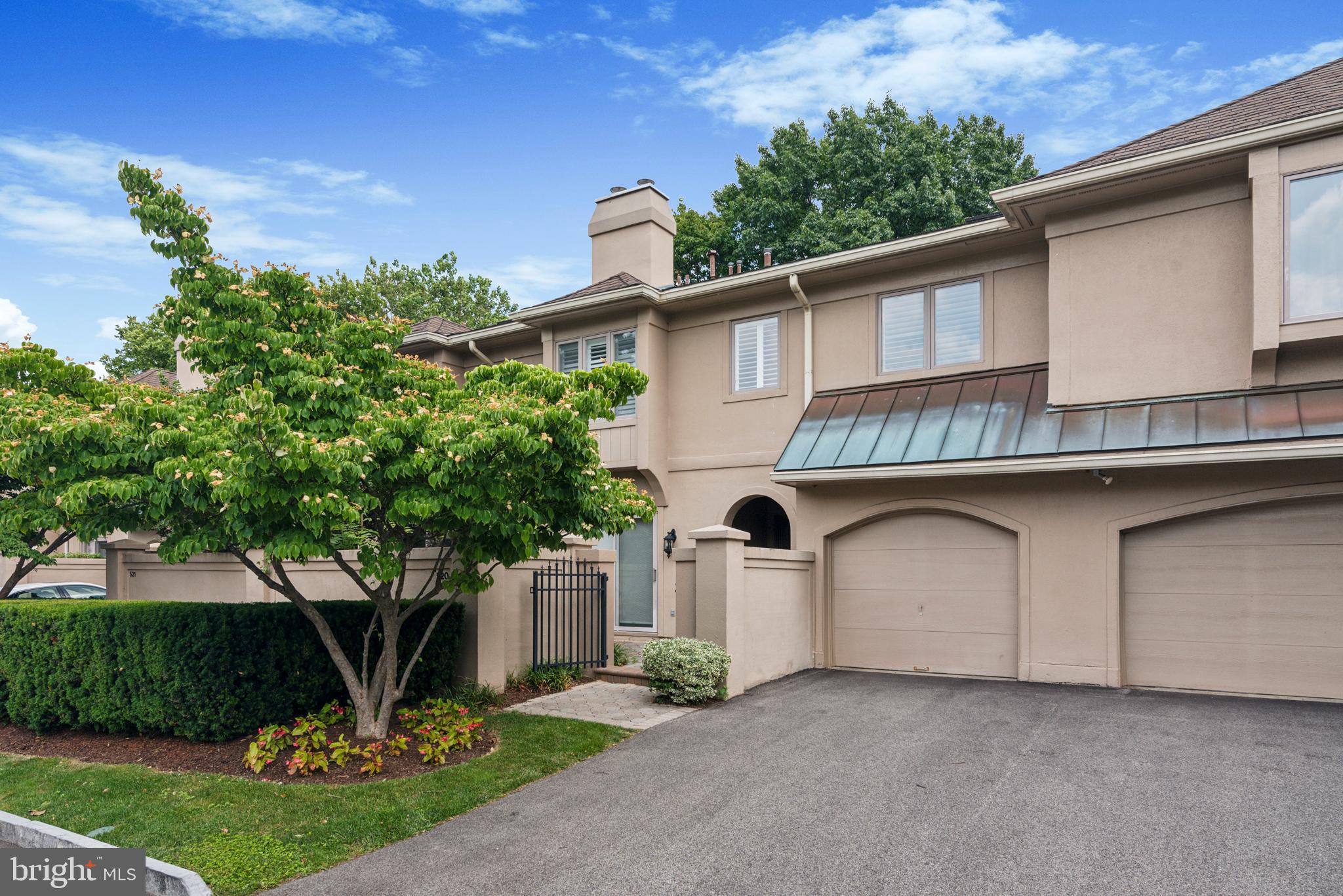 520 Lindy Ln