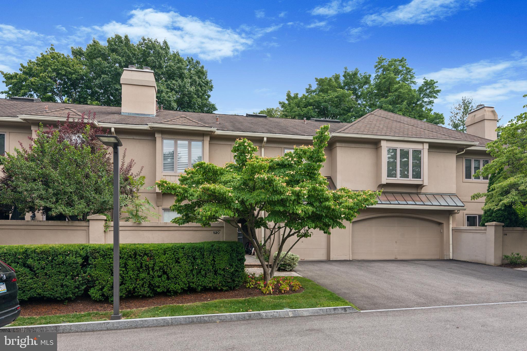 520 Lindy Ln