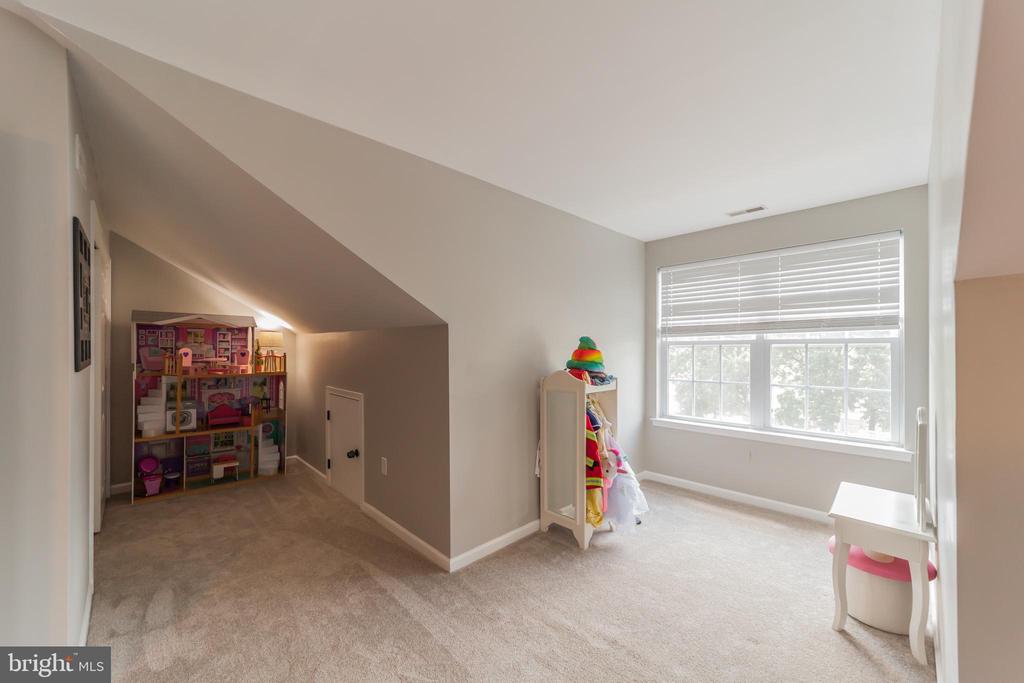 304 E 7TH AVE