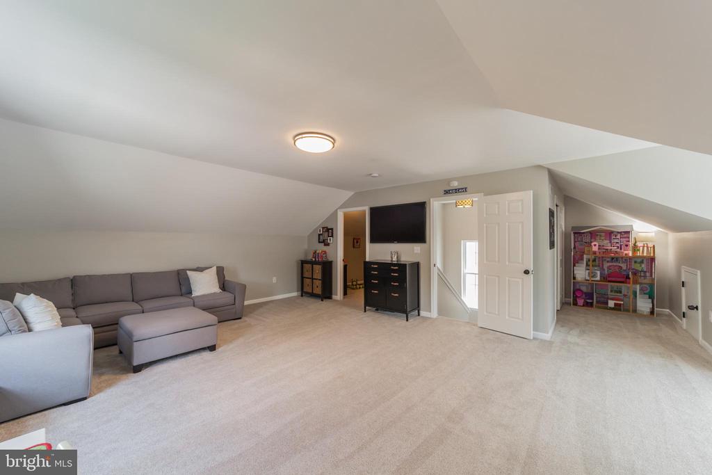 304 E 7TH AVE