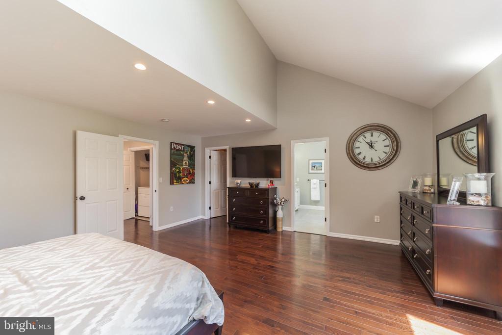 304 E 7TH AVE