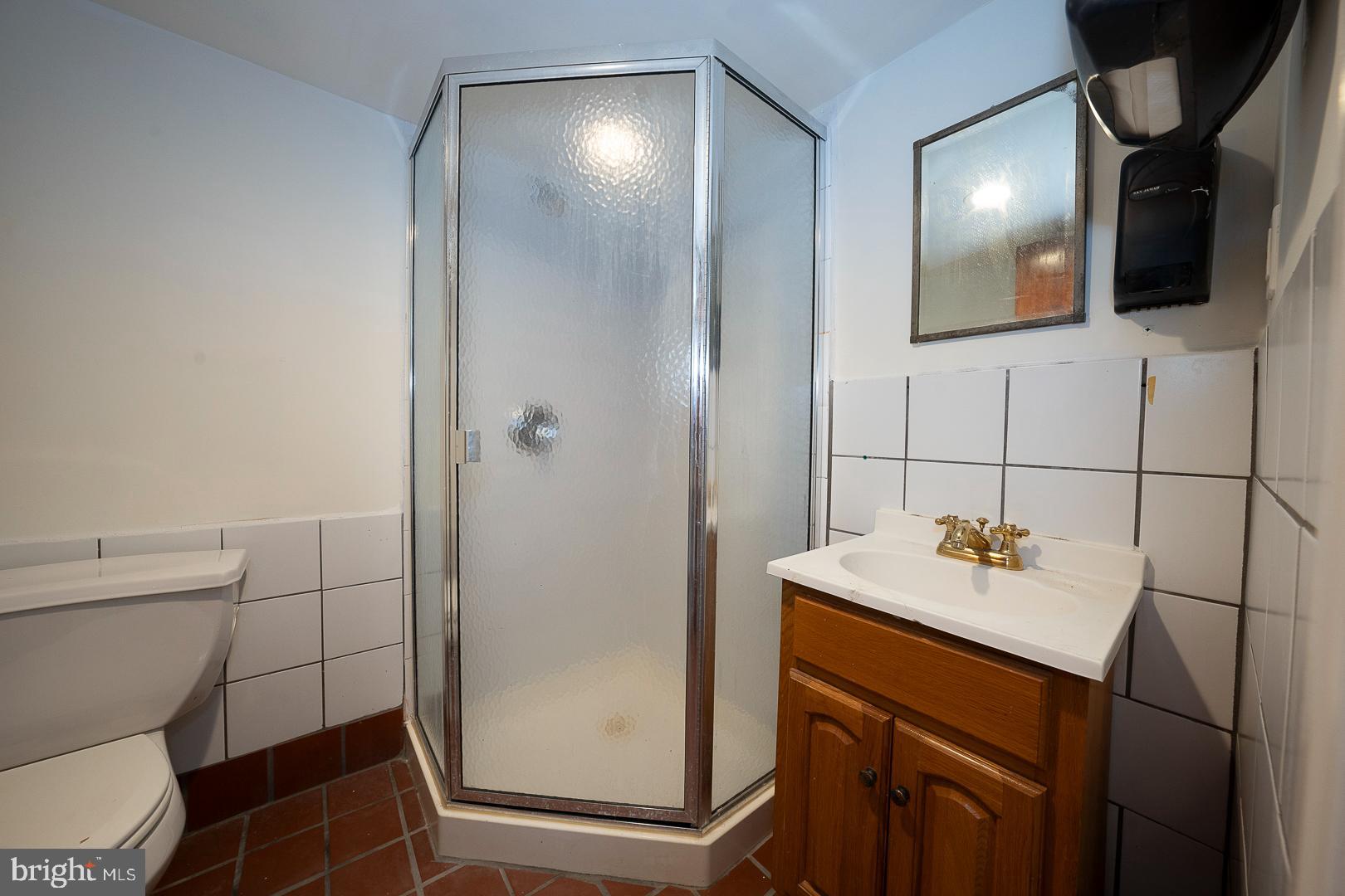 232 Woodbine Ave