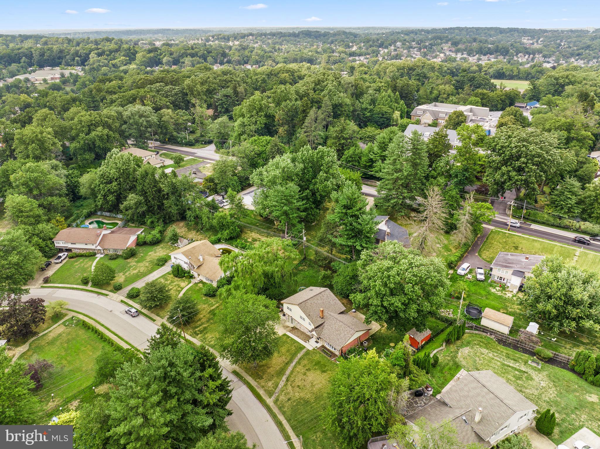 1505 Redwood Ln