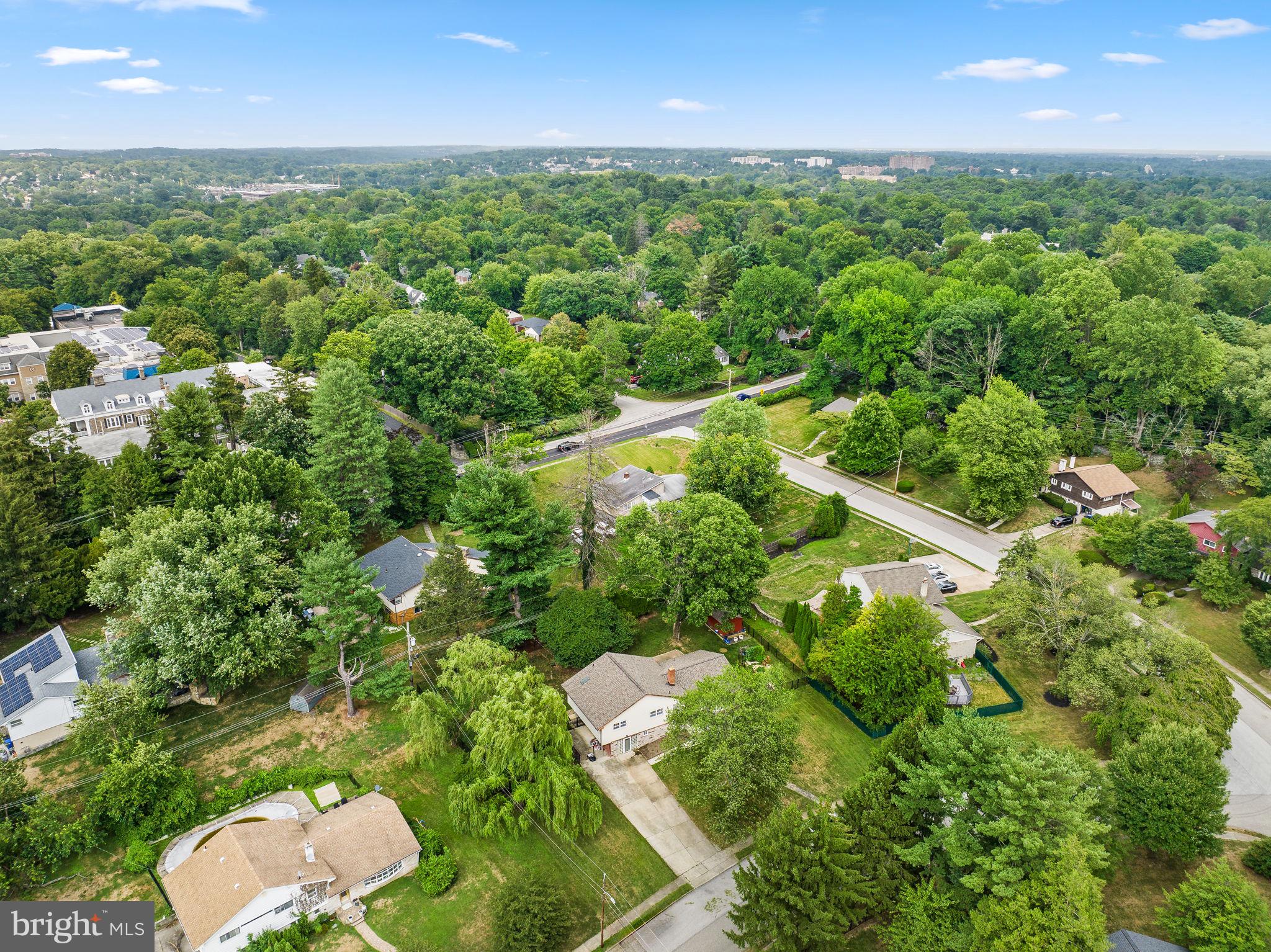 1505 Redwood Ln