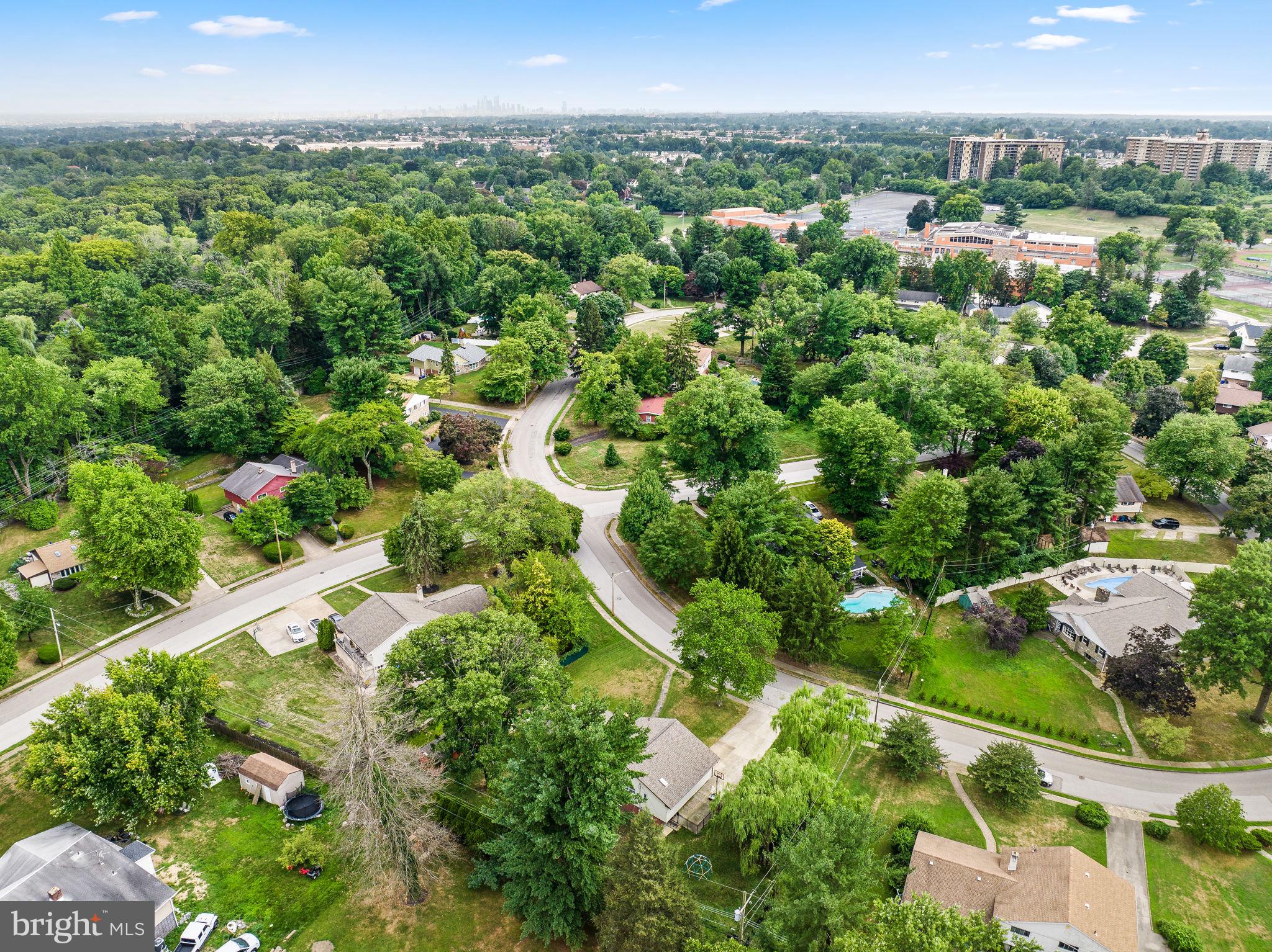 1505 Redwood Ln