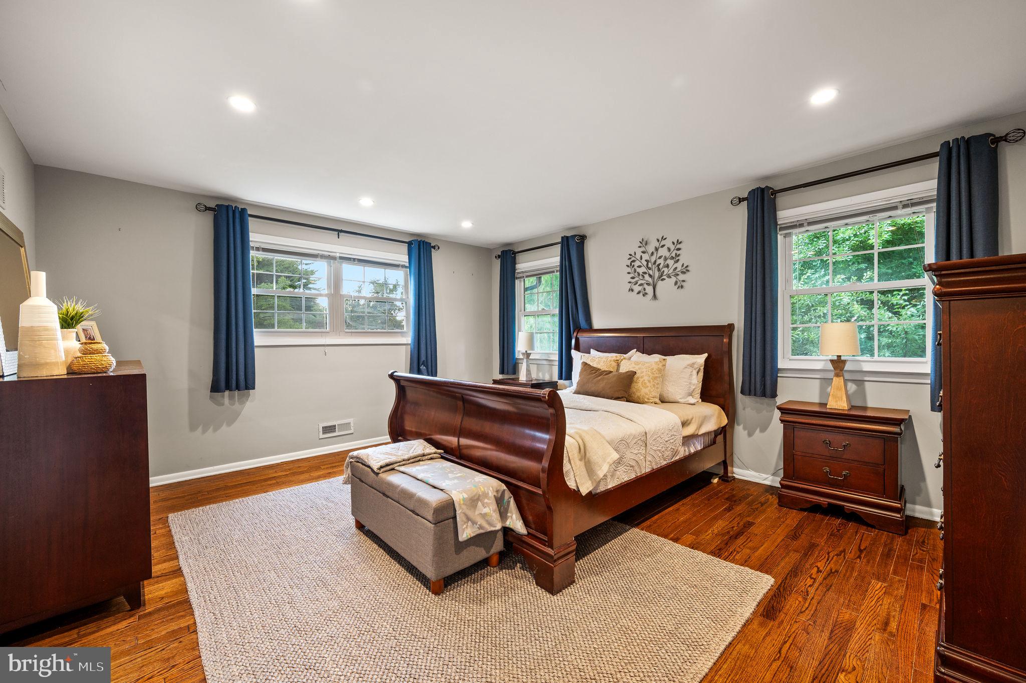 1505 Redwood Ln