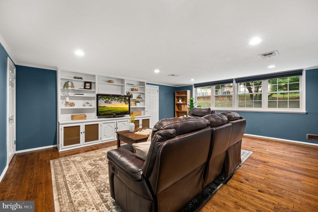 1505 Redwood Ln