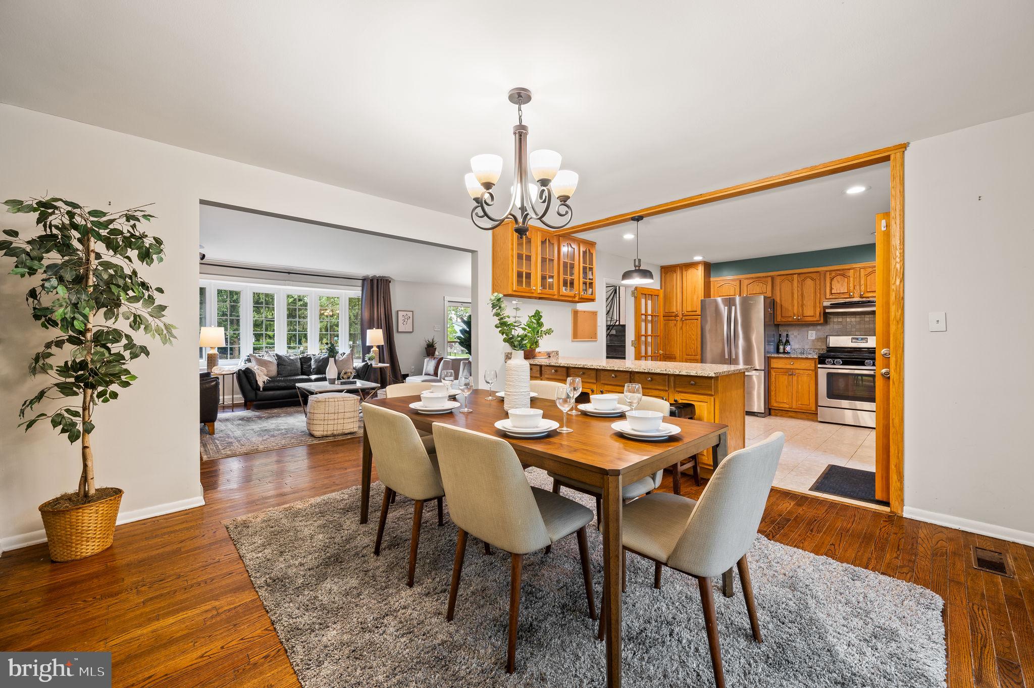 1505 Redwood Ln