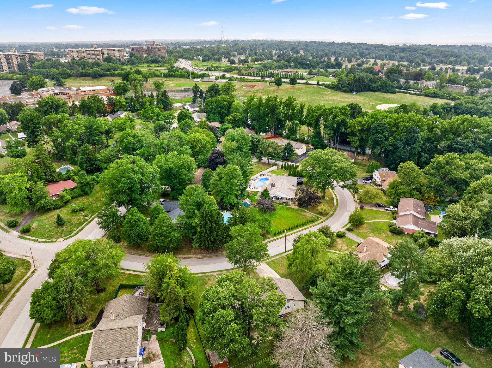 1505 Redwood Ln