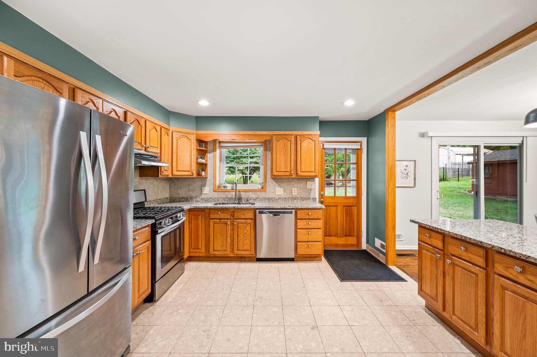 1505 Redwood Ln