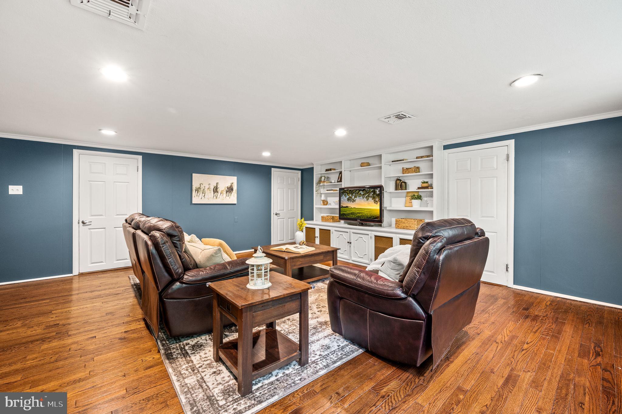 1505 Redwood Ln