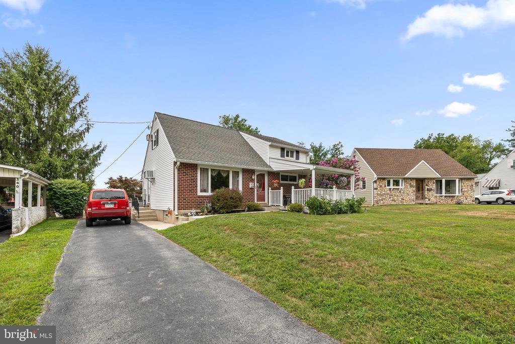 338 W Signal Hill Rd