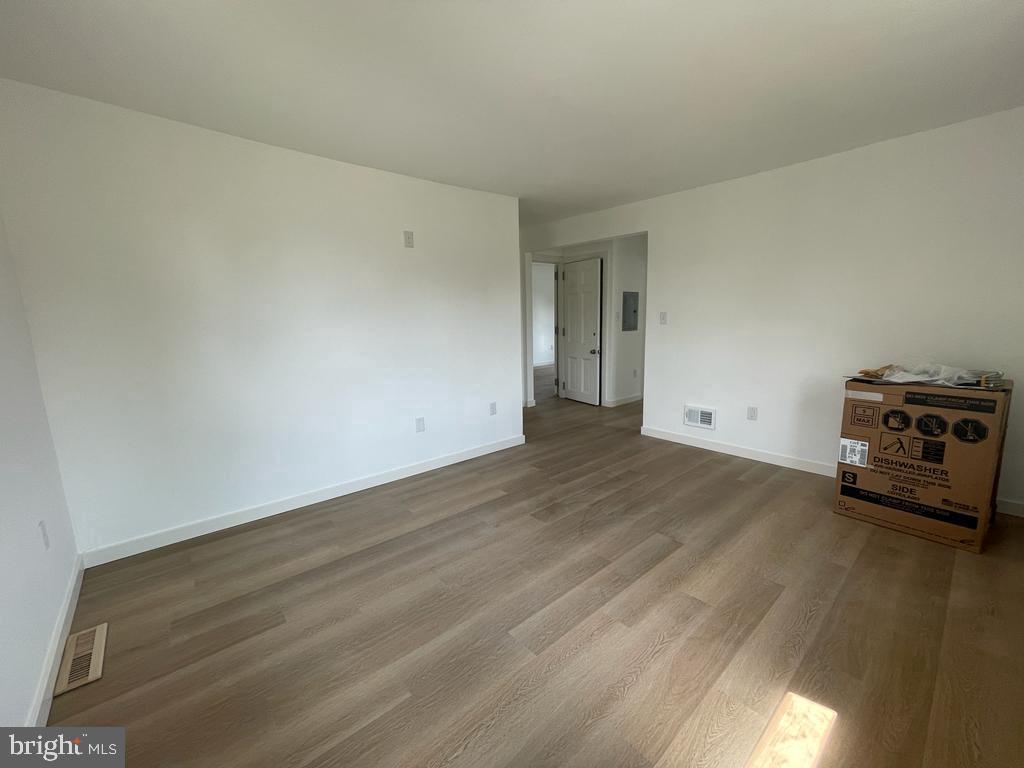 734 SUNNYSIDE AVE #2
