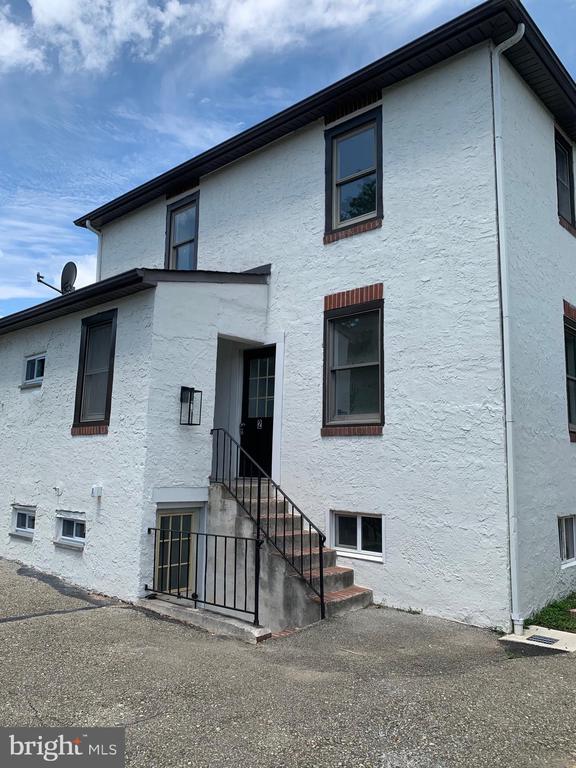 734 SUNNYSIDE AVE #2