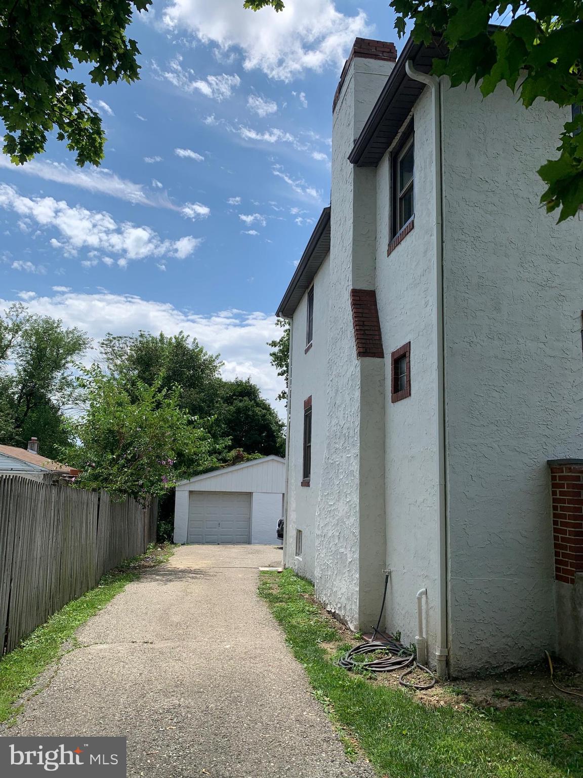 734 SUNNYSIDE AVE #2