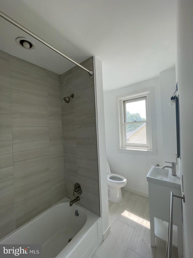 734 SUNNYSIDE AVE #2