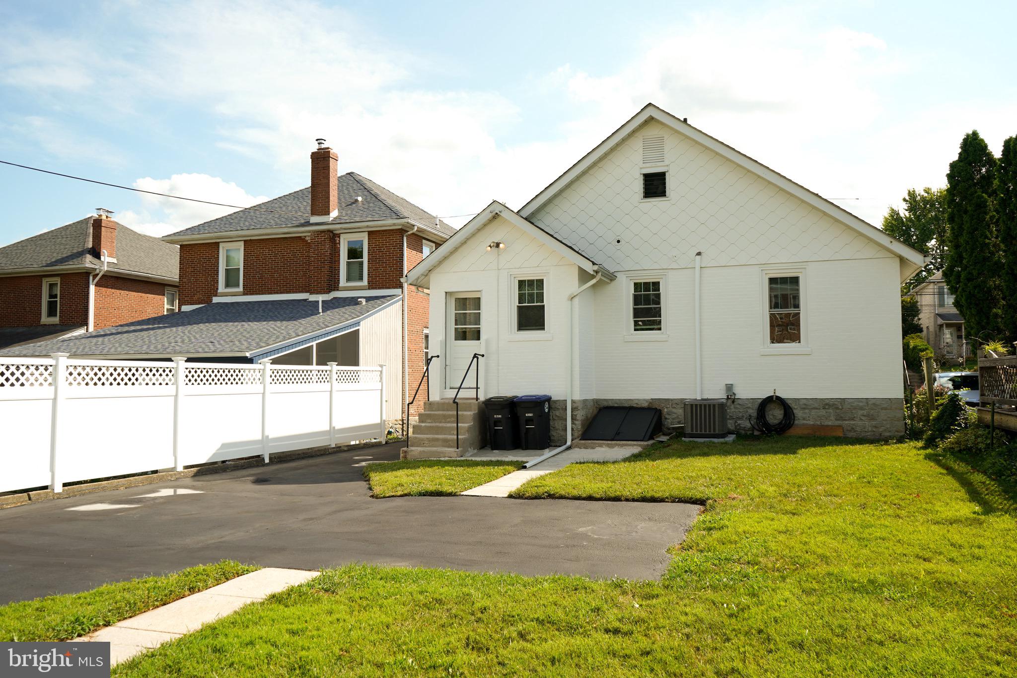 116 E 10th Ave