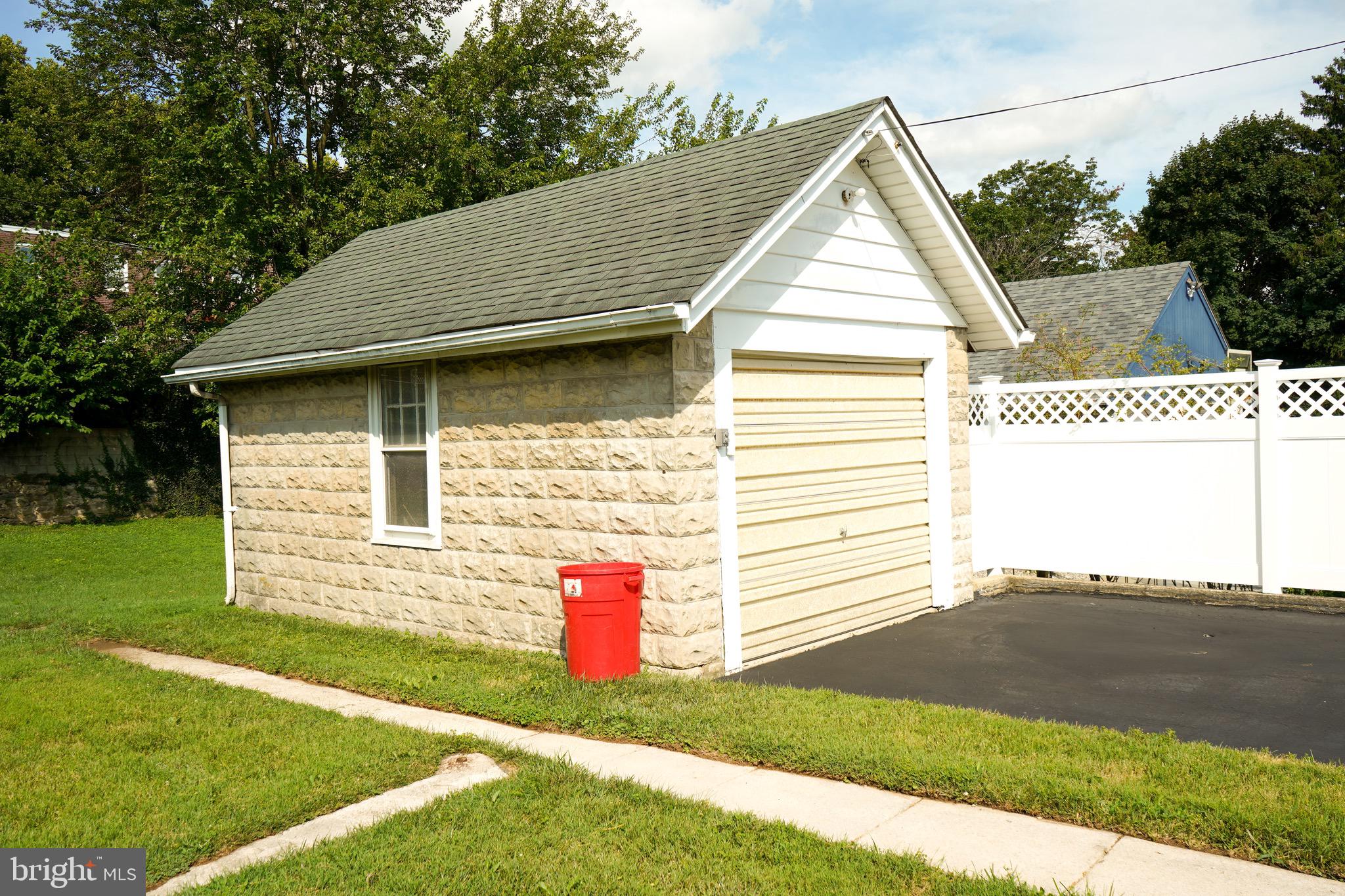 116 E 10th Ave