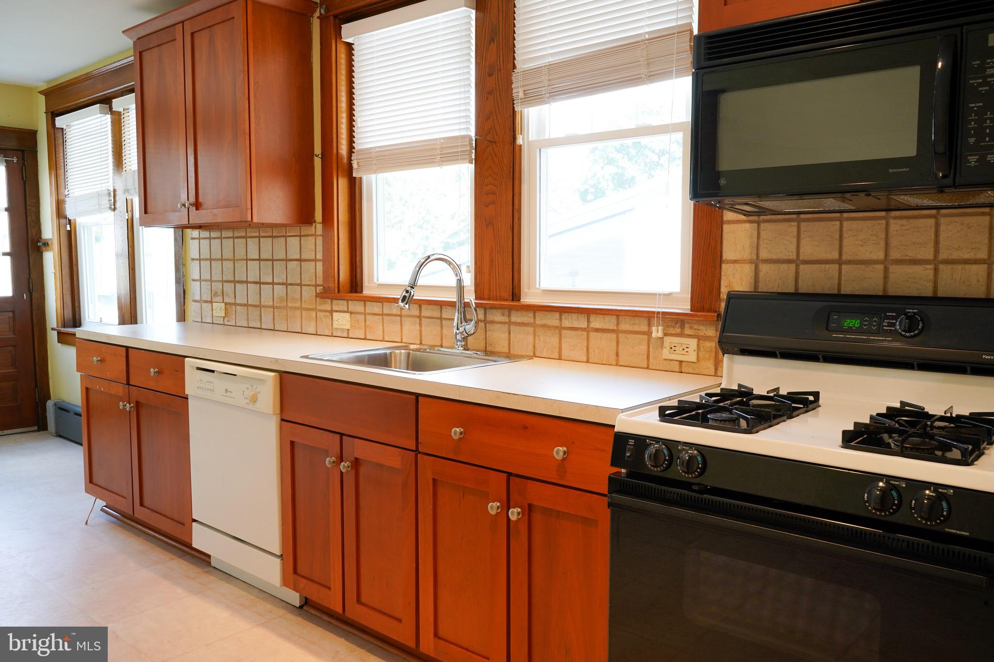 116 E 10th Ave