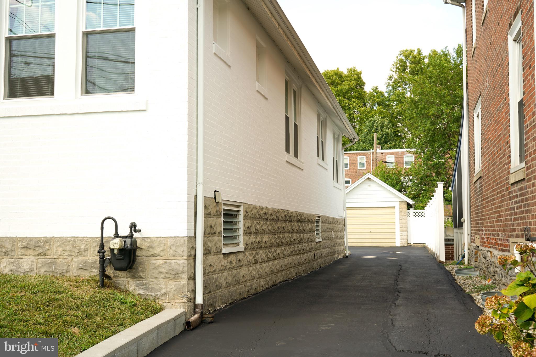 116 E 10th Ave