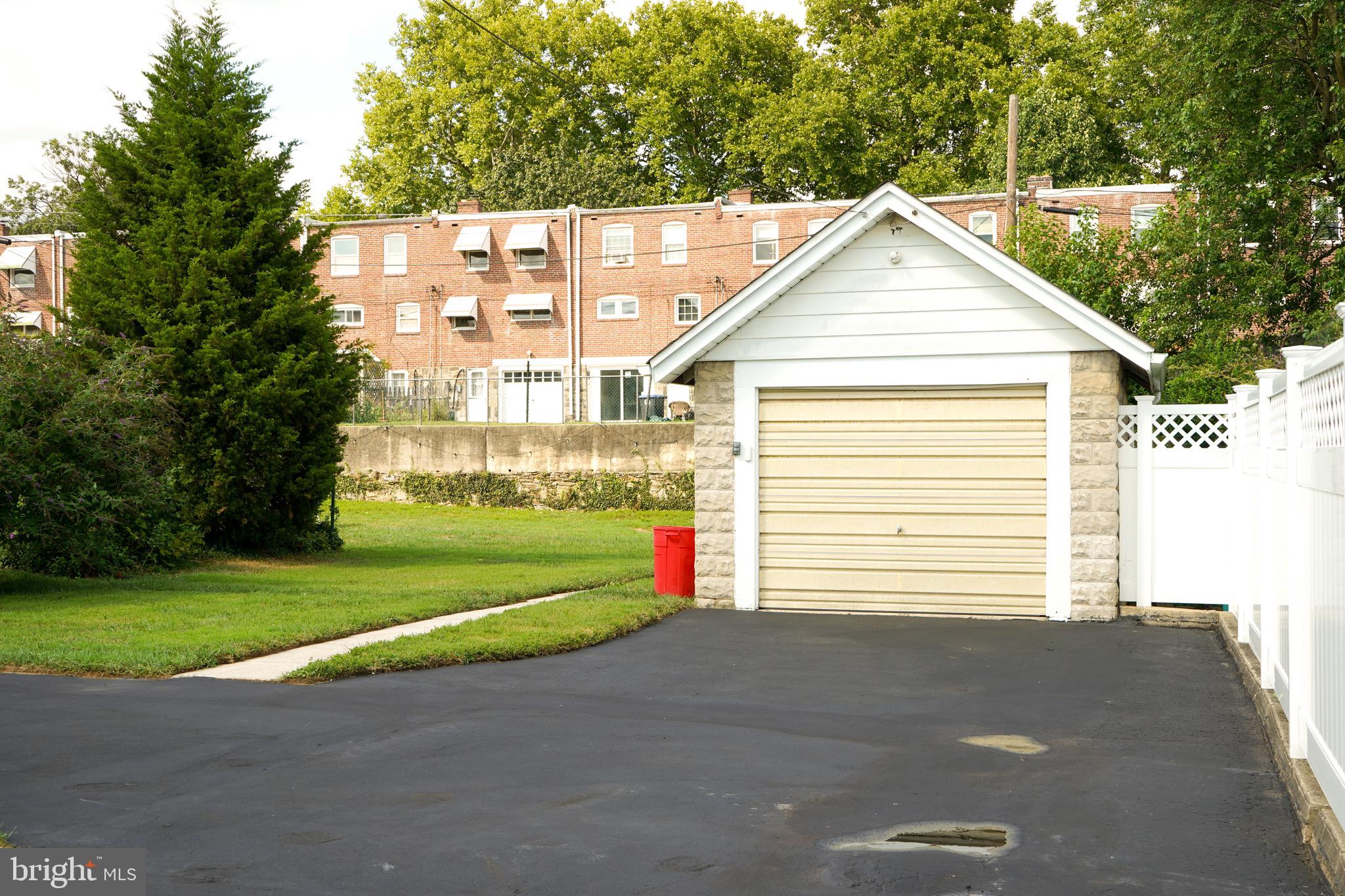 116 E 10th Ave