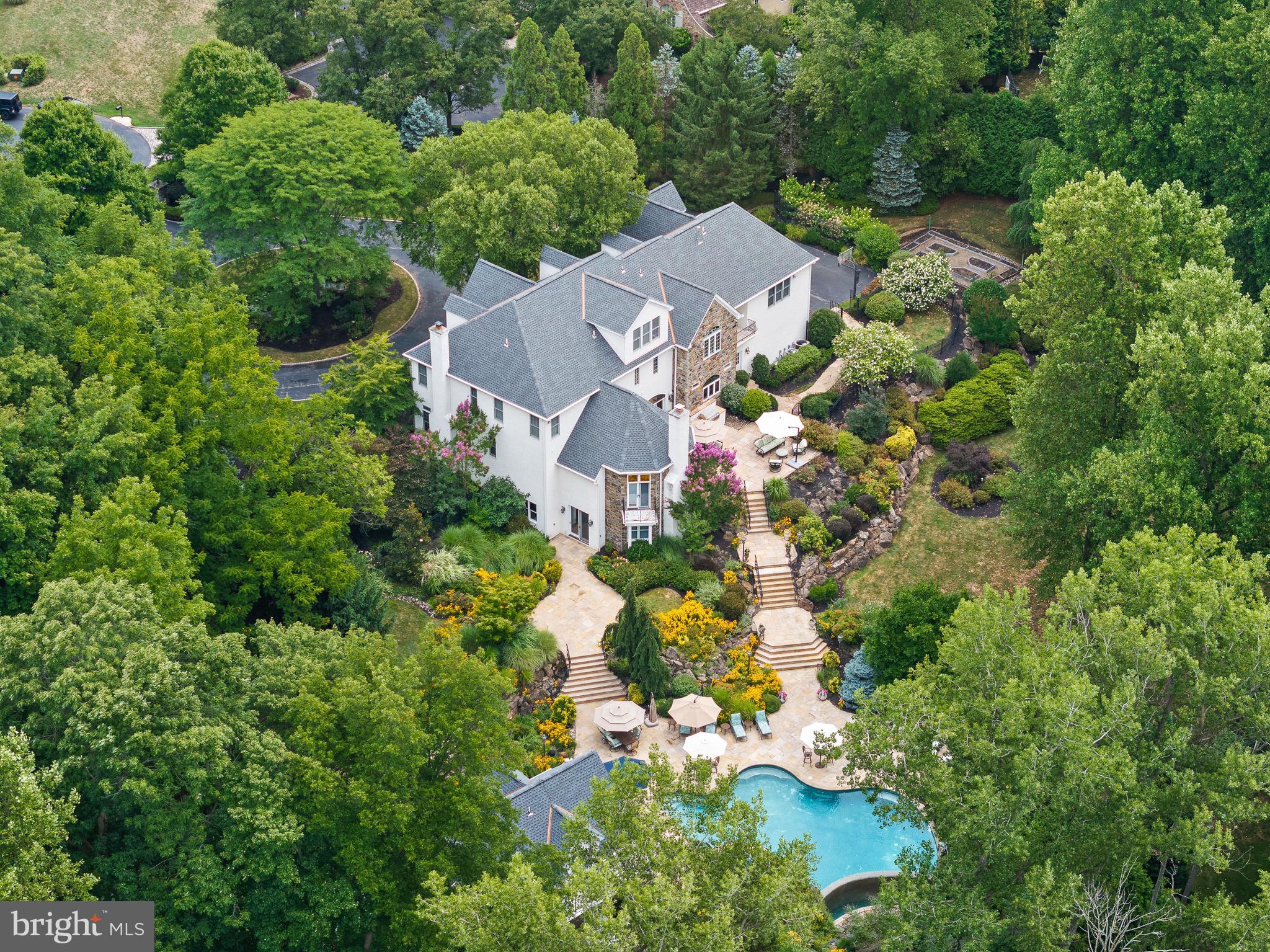 2040 Harts Ln