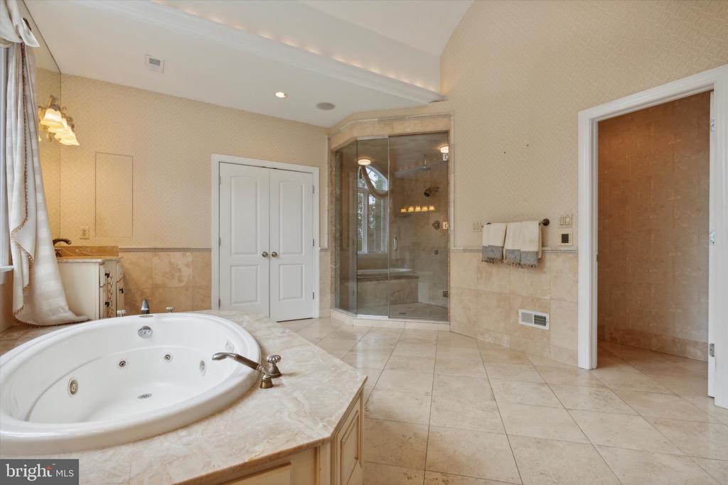 2040 Harts Ln