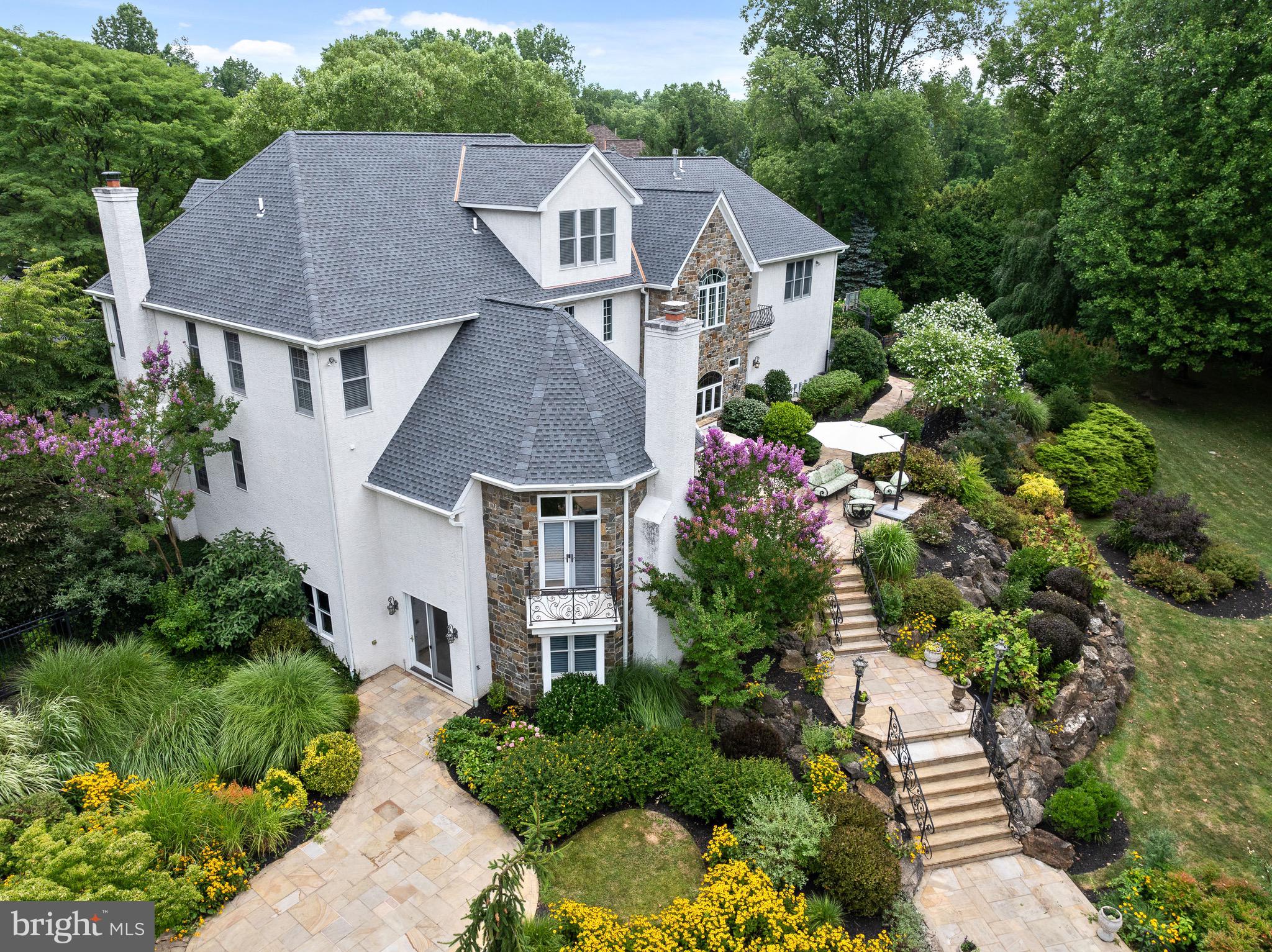 2040 Harts Ln