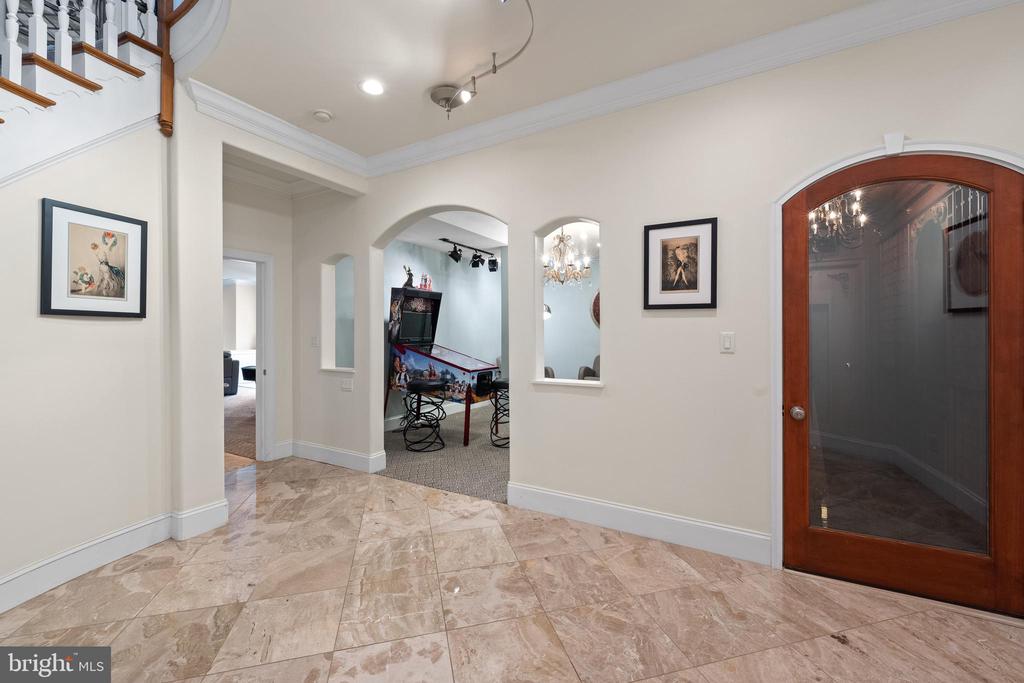 2040 Harts Ln