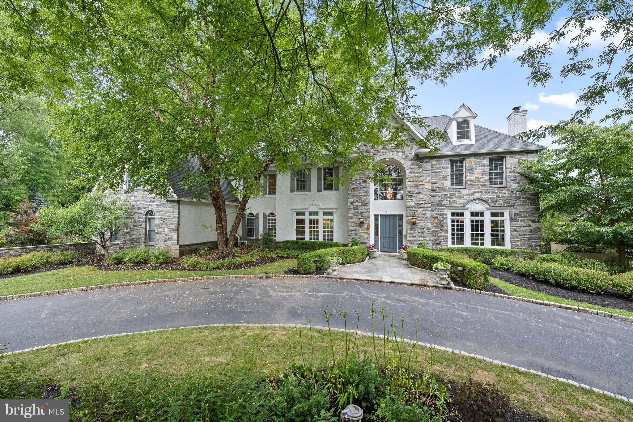 2040 Harts Ln