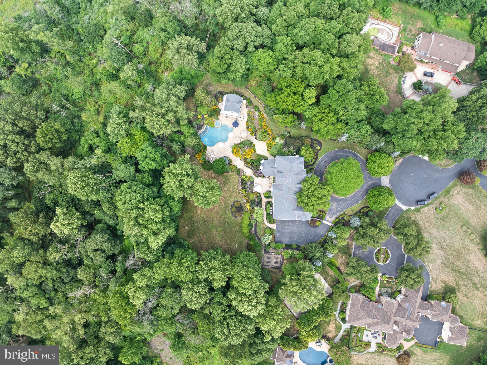 2040 Harts Ln