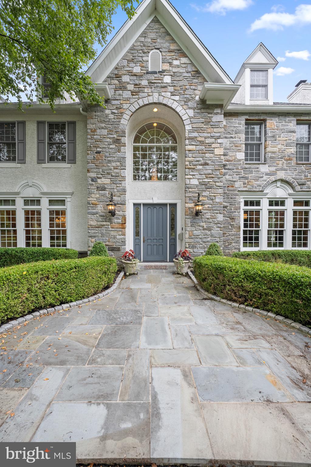 2040 Harts Ln