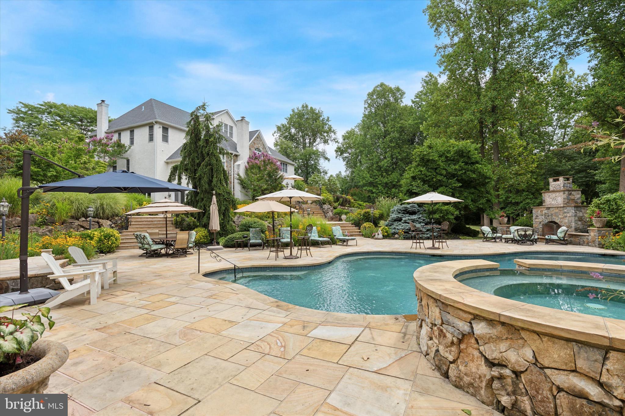 2040 Harts Ln