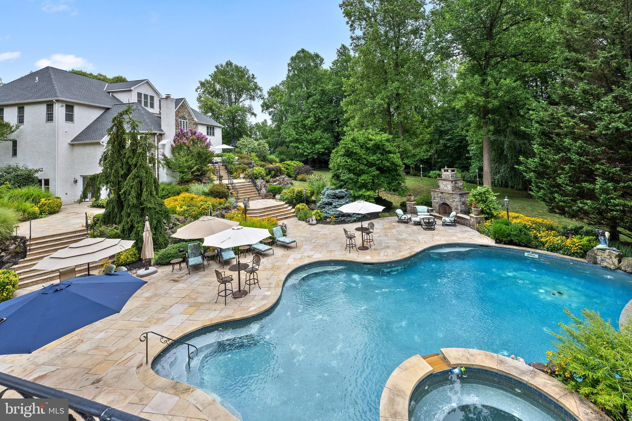2040 Harts Ln