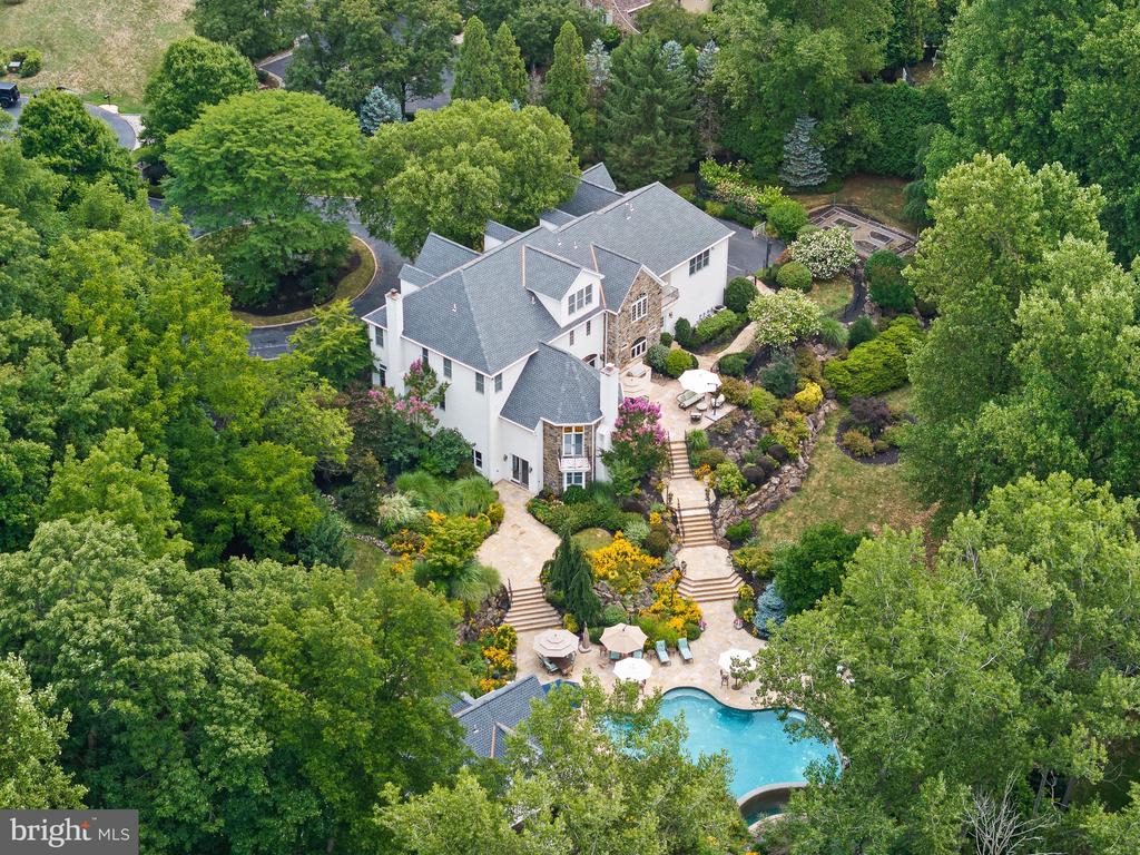 2040 Harts Ln