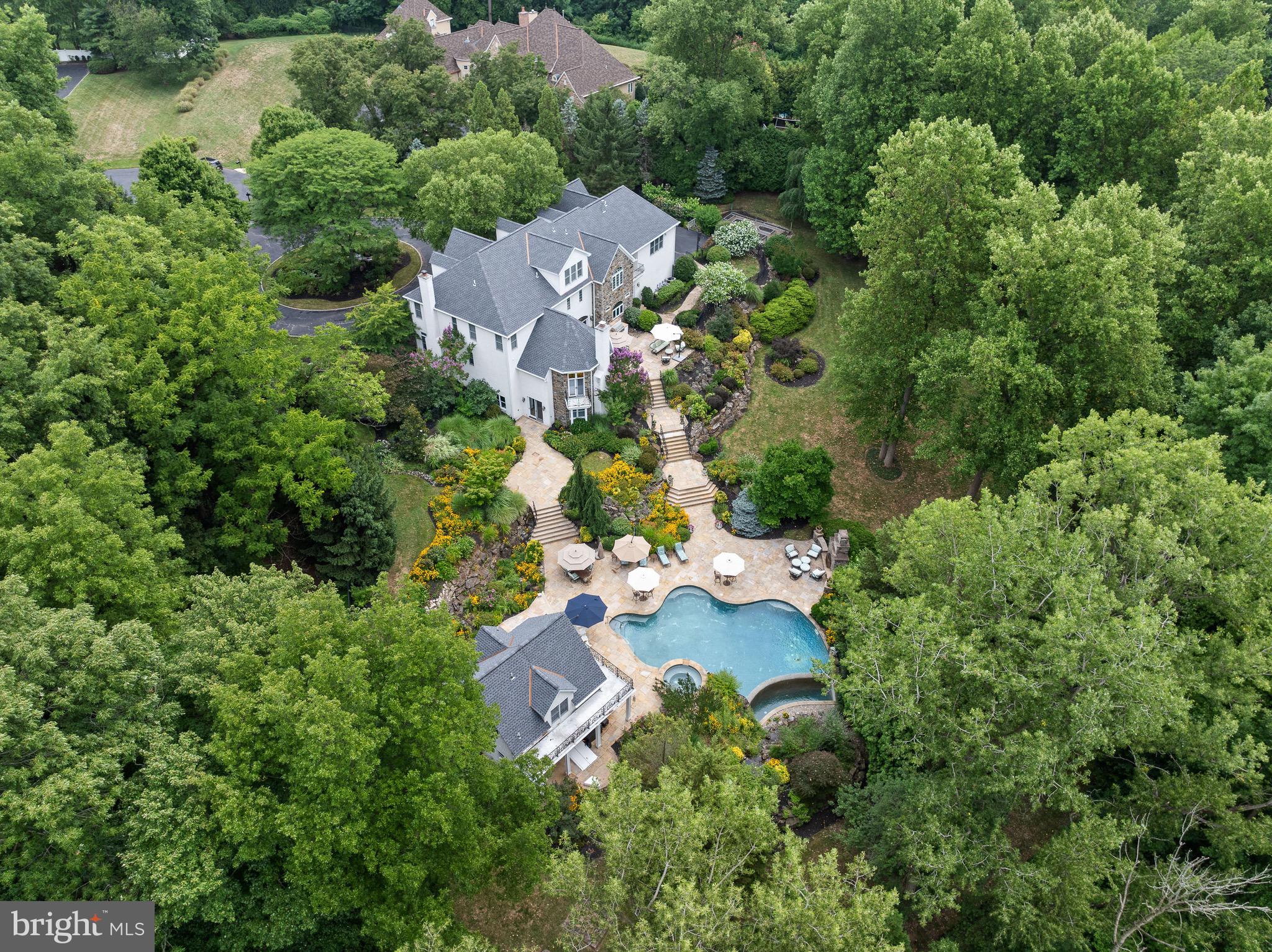 2040 Harts Ln