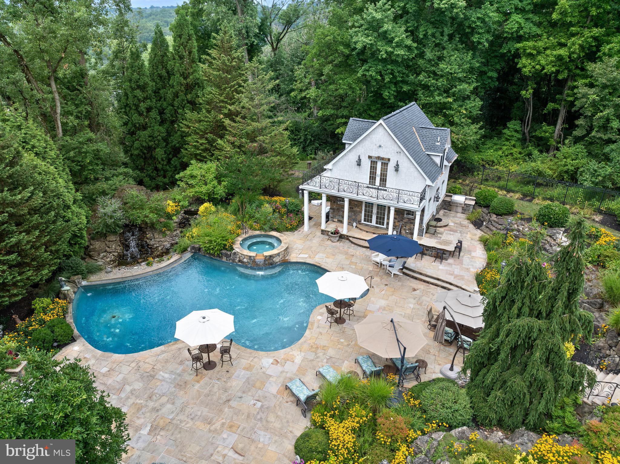 2040 Harts Ln