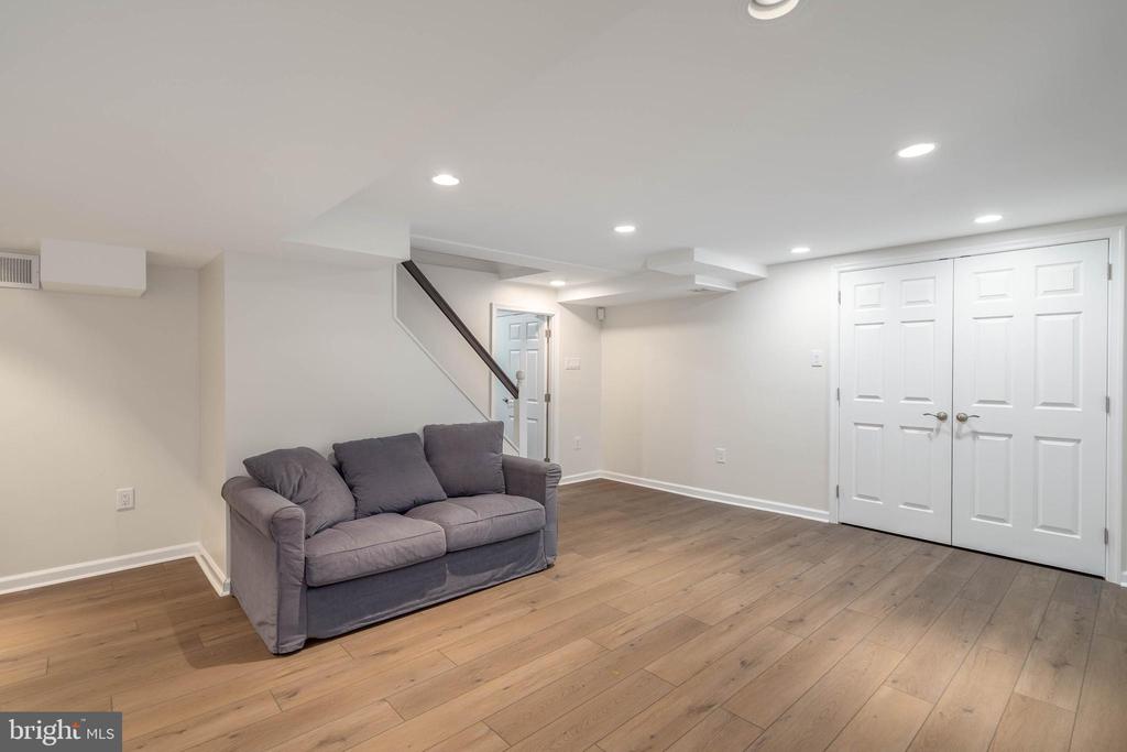 544 Winding Way