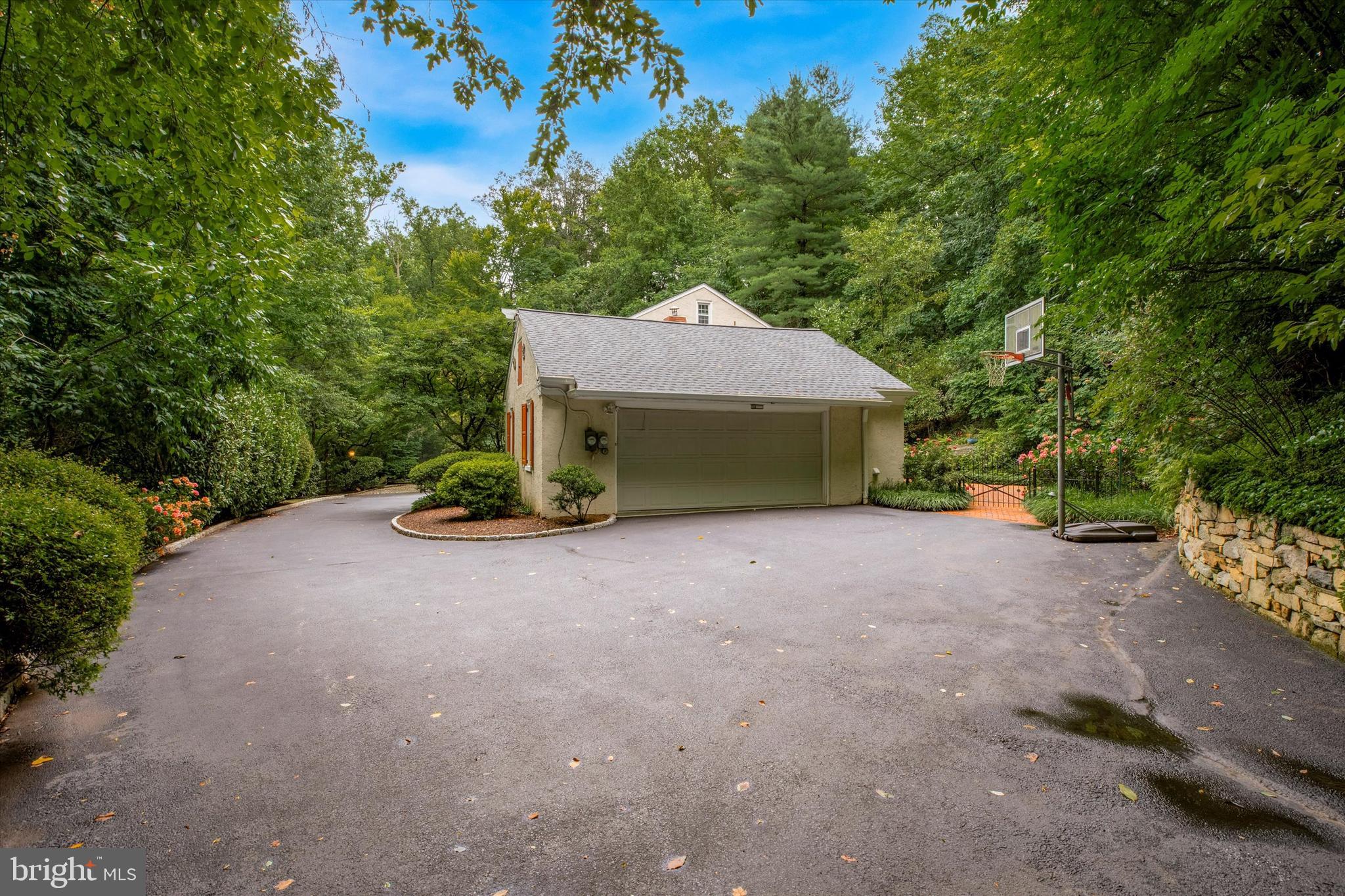 429 Morris Ave