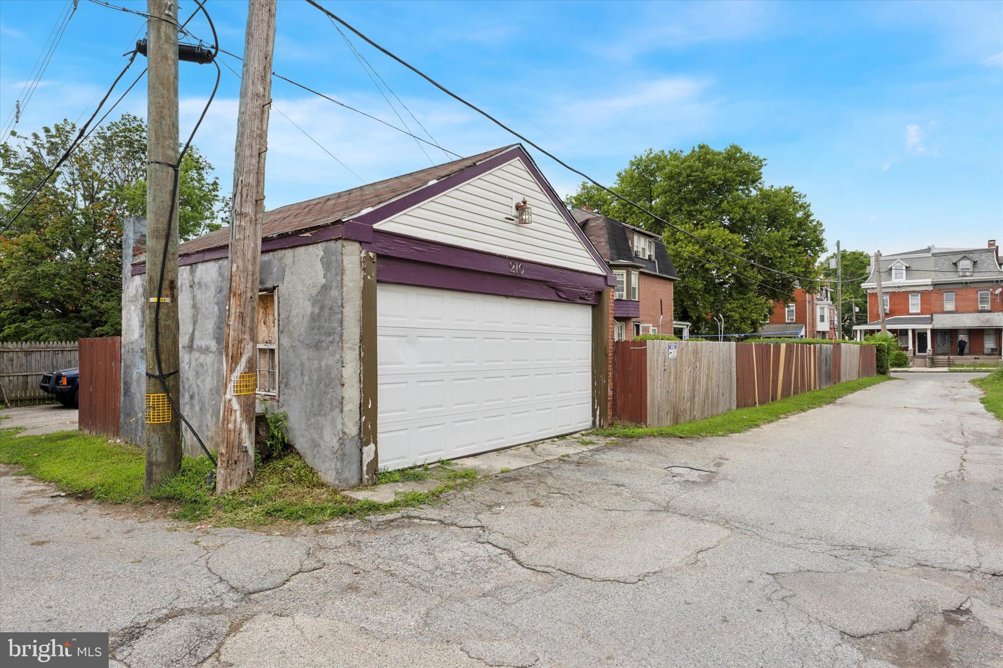 210 Haws Ave