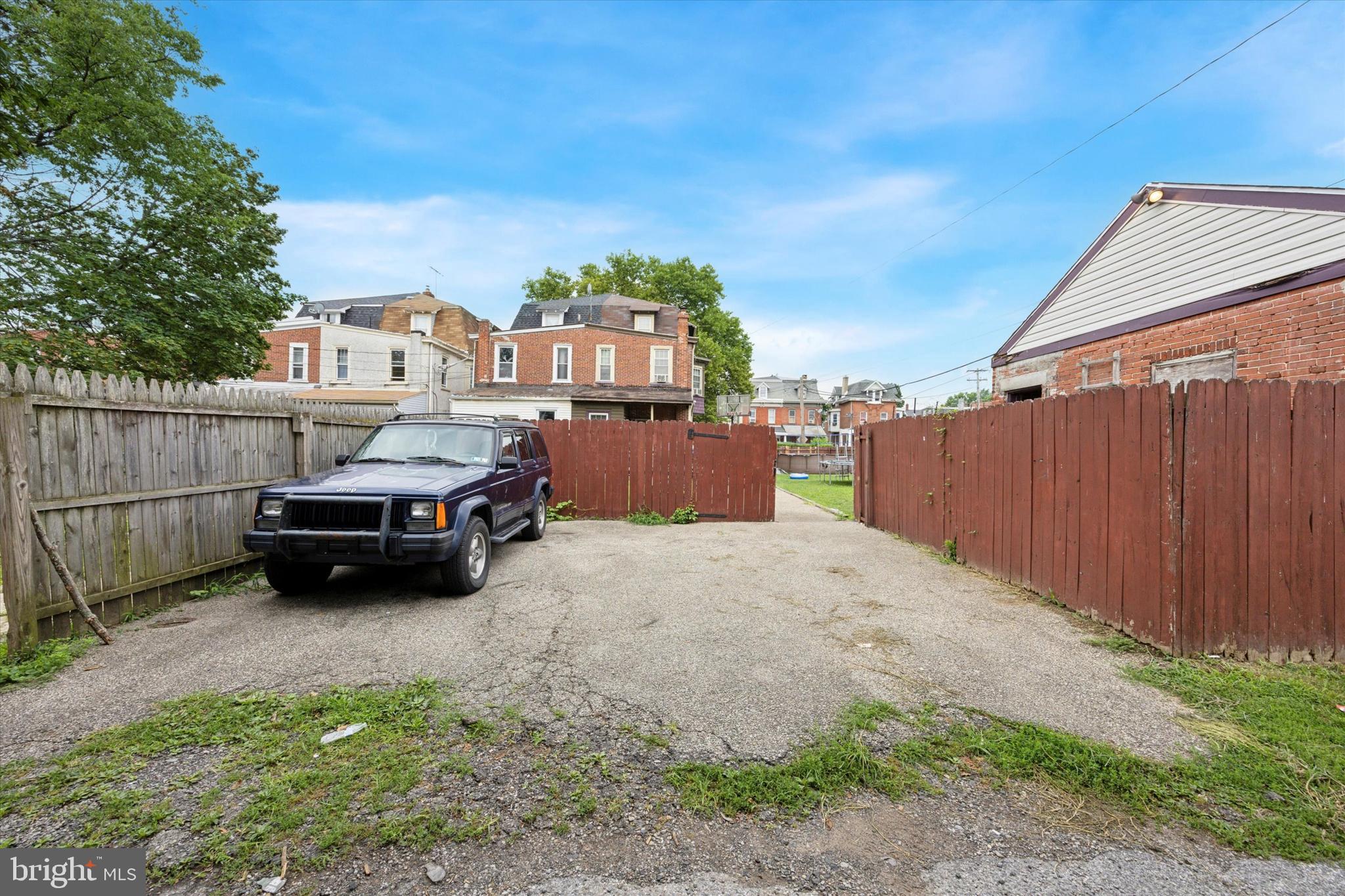 210 Haws Ave