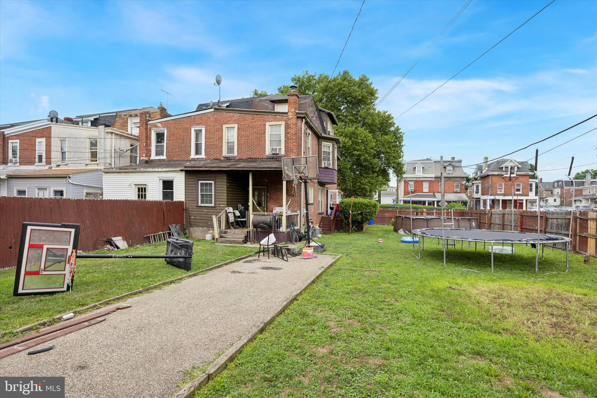 210 Haws Ave